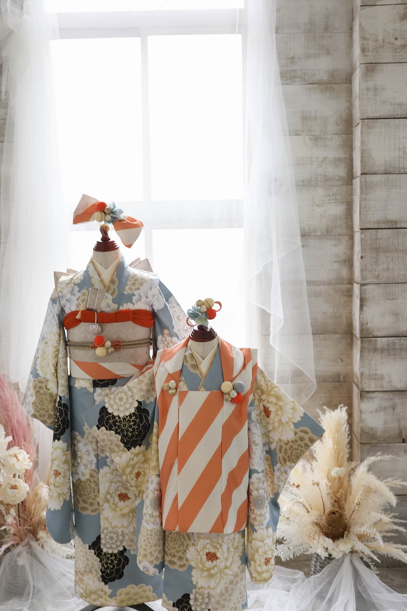 【トルソー現品】ネオ・トラッドファミリー 3歳被布ｾｯﾄ RC702-B　【ｱｲｽｸﾞﾚｰ】 - 画像 (5)