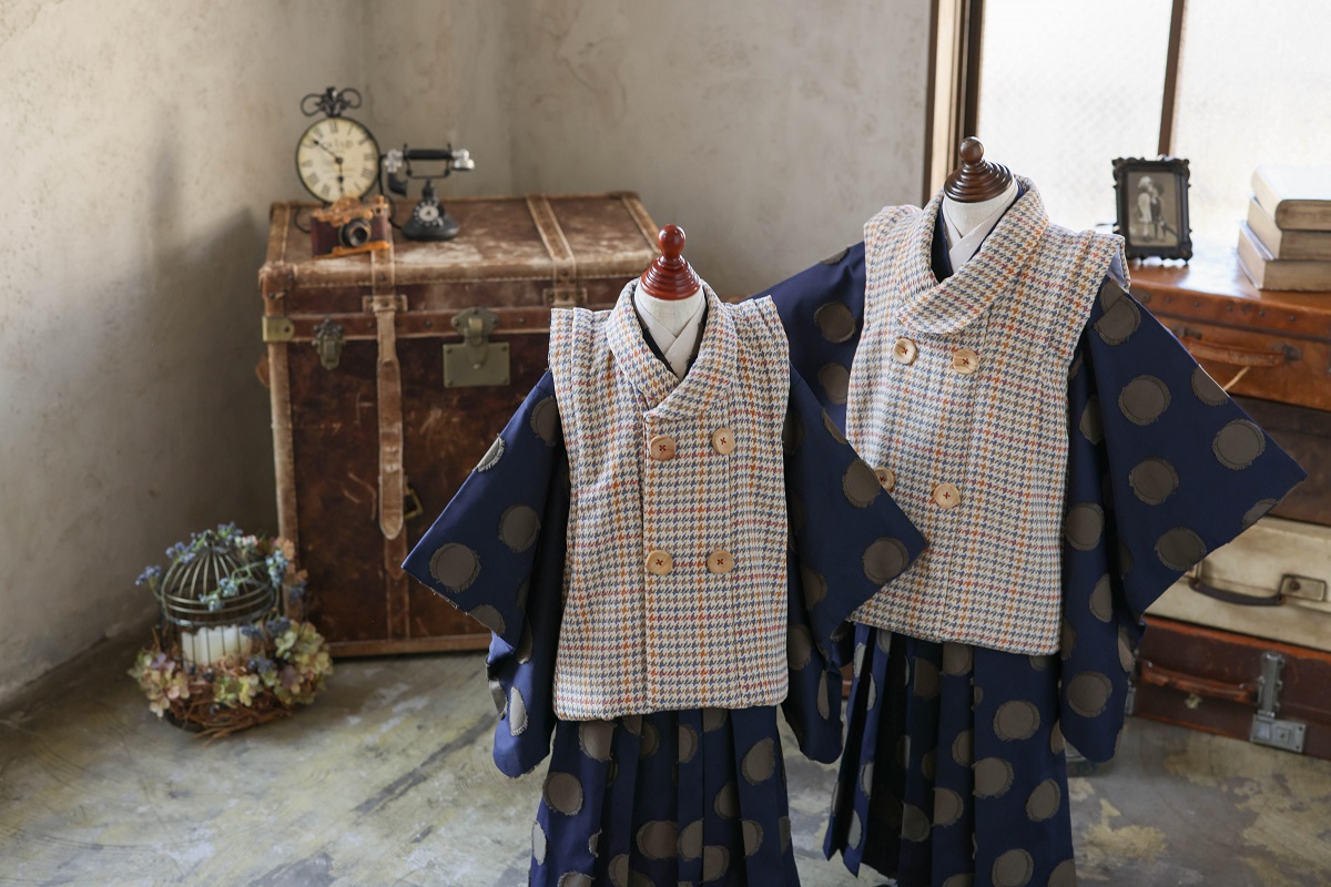 【現品】ココ・ミニョン　男児ベスト＆袴ｾｯﾄｱｯﾌﾟ 3歳/5歳【ﾈｲﾋﾞｰ】 - 画像 (14)