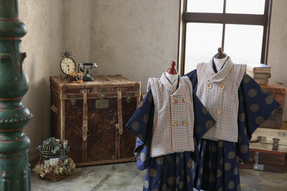 【現品】ココ・ミニョン　男児ベスト＆袴ｾｯﾄｱｯﾌﾟ 3歳/5歳【ﾈｲﾋﾞｰ】 - 画像 (15)