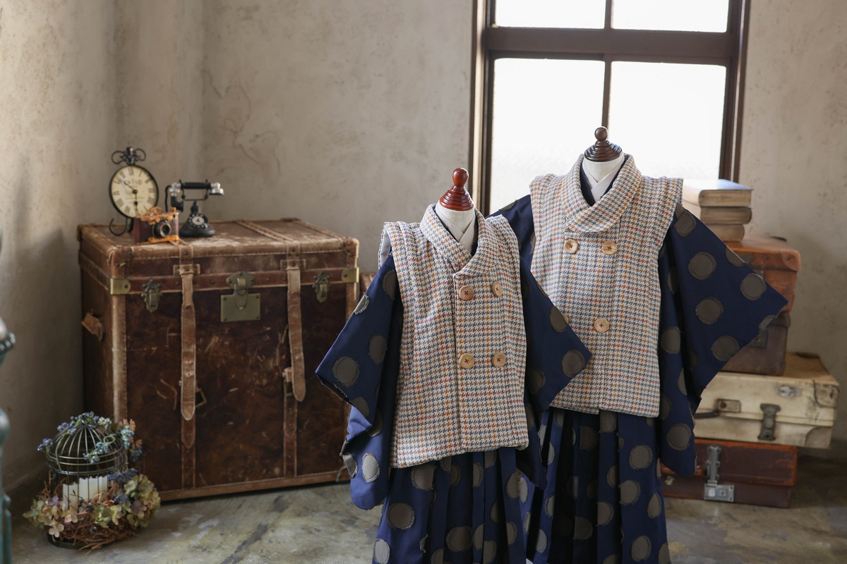 【現品】ココ・ミニョン　男児ベスト＆袴ｾｯﾄｱｯﾌﾟ 3歳/5歳【ﾈｲﾋﾞｰ】 - 画像 (16)