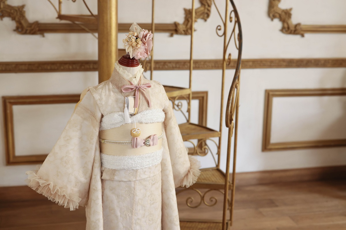 【現品】フェアリーレース 7歳きもの RC730-A【ﾍﾞｰｼﾞｭｺﾞｰﾙﾄﾞ】 - 画像 (26)