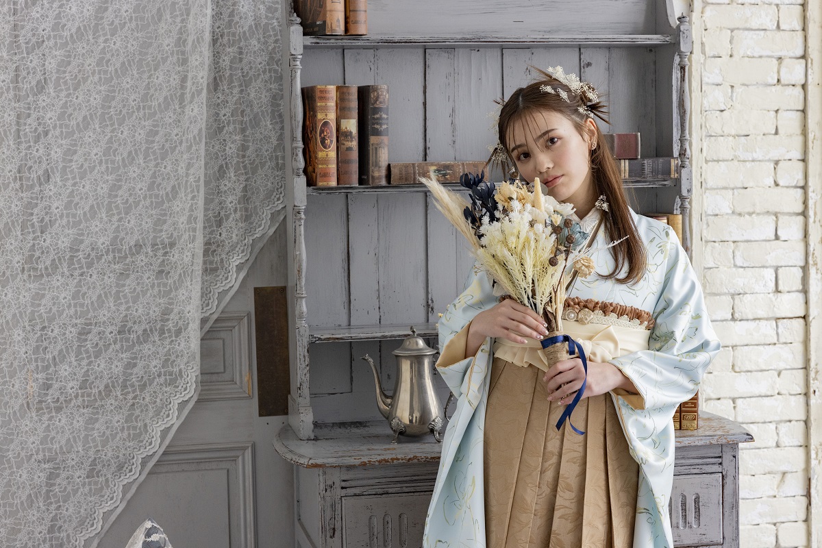 ﾗﾌｨﾈﾓｶ二尺袖/卒業袴　ラフィネモカ ラインフラワーRM-140/RH-77【ｱｲｽﾌﾞﾙｰ/ﾍﾞｰｼﾞｭ】 - 画像 (4)