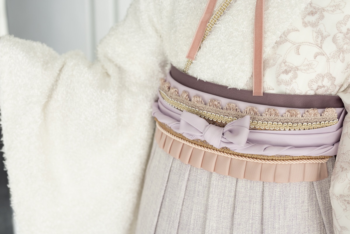 ラフィネモカ二尺袖/卒業袴 フェザリーレースRM-173/RH-95【ホワイト/ホワイトピンク】 - 画像 (8)