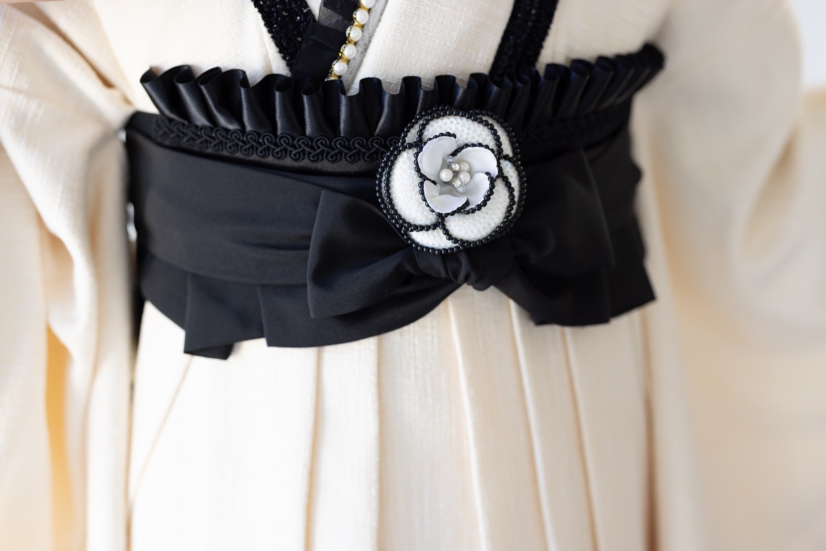 ラフィネモカ二尺袖/卒業袴 リボンノットRM-167/RH-96【白×黒/ホワイト】 - 画像 (9)