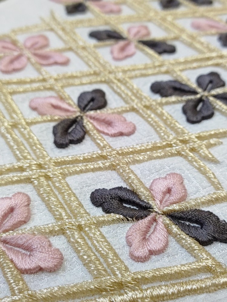 ボリュームししゅう半衿【合繊】puffy RT-2211-b-白 - 画像 (5)