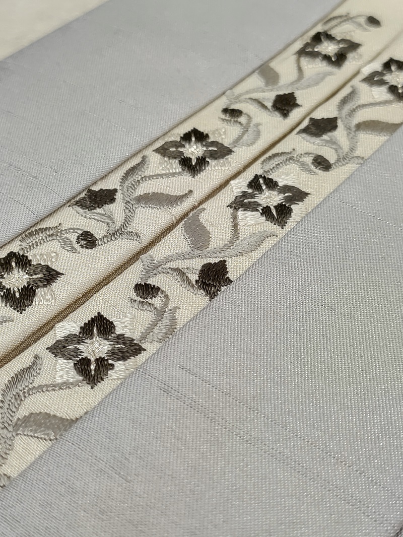 【アウトレット】重衿【合繊】ポリシャンタン刺繍-RSK2307eグレー - 画像 (3)