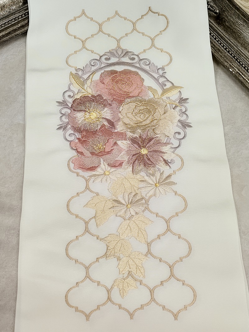 【アウトレット】ししゅう半衿【ポリ合繊】シルエリー2023窓枠に花a - 画像 (5)