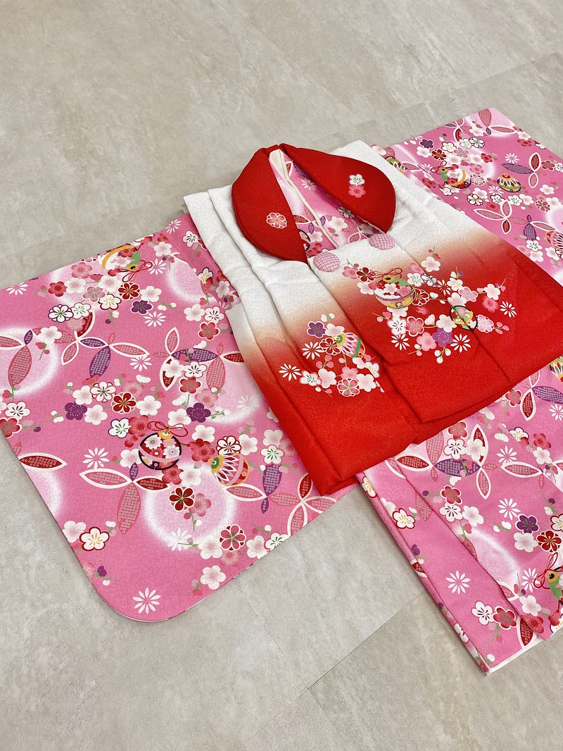 【現品】女児1歳ベビー被布アンサンブル(二部式)RMH2307-j3 赤白ピンク - 画像 (3)