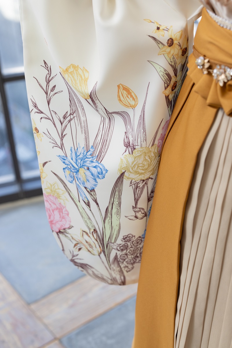 ラフィネモカ二尺袖/卒業袴 アンティークガーデンRM-163/RH-93【アイボリー/金茶】 - 画像 (9)