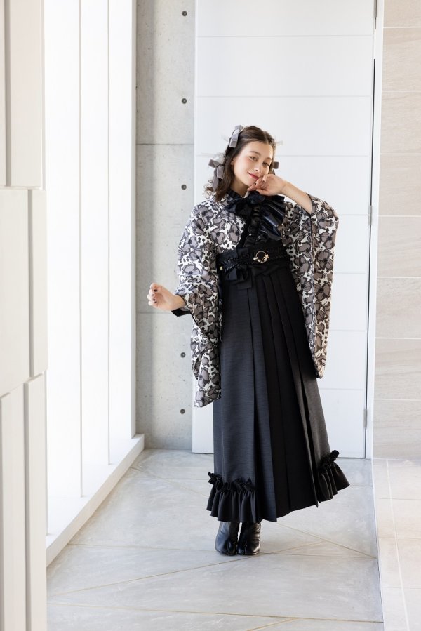 ﾗﾌｨﾈﾓｶ二尺袖/卒業袴　フリル・フローラRM-165/RH-98【ﾎﾜｲﾄｸﾞﾚｰ/ﾌﾞﾗｯｸ】 - 画像 (4)