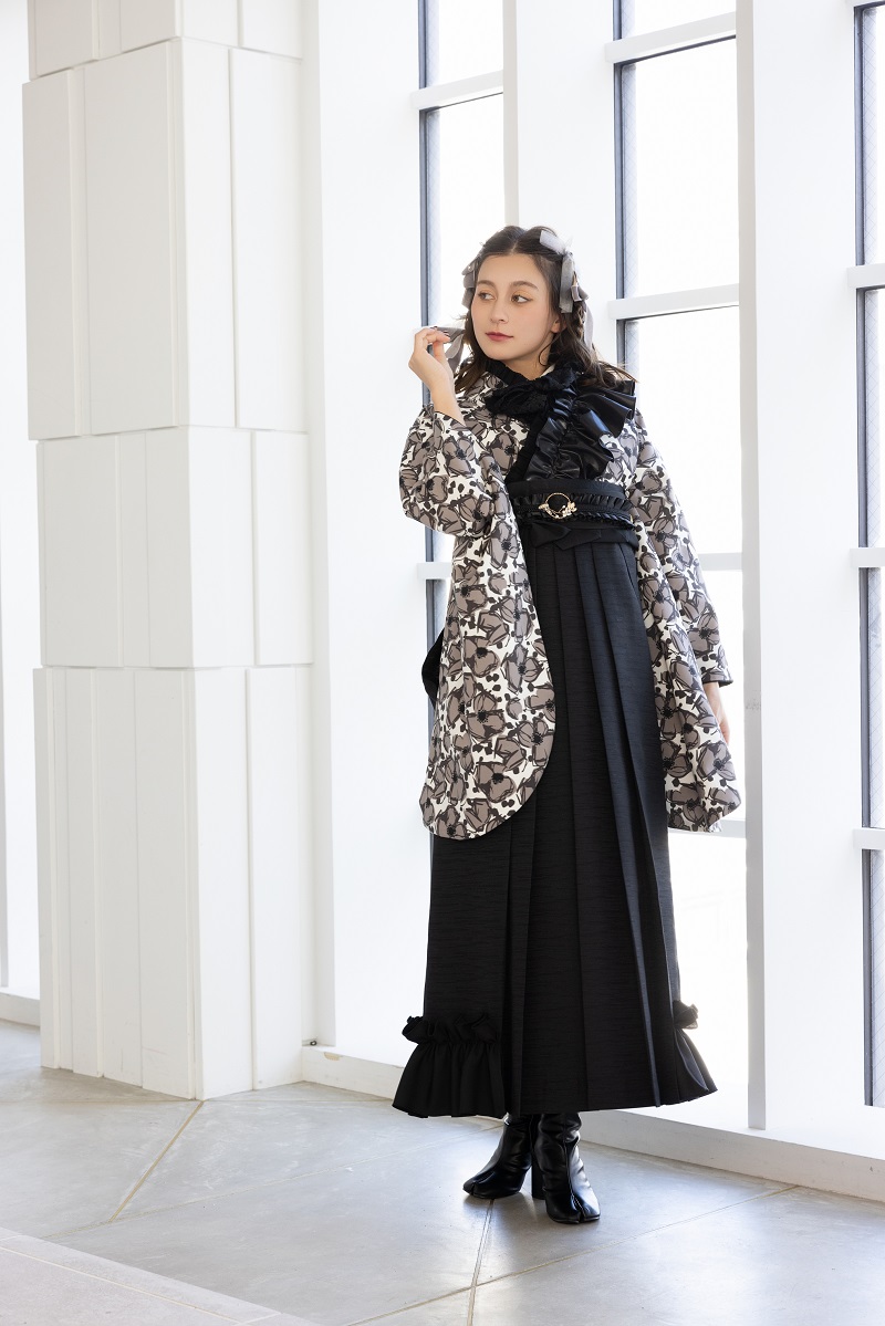 ﾗﾌｨﾈﾓｶ二尺袖/卒業袴　フリル・フローラRM-165/RH-98【ﾎﾜｲﾄｸﾞﾚｰ/ﾌﾞﾗｯｸ】 - 画像 (6)