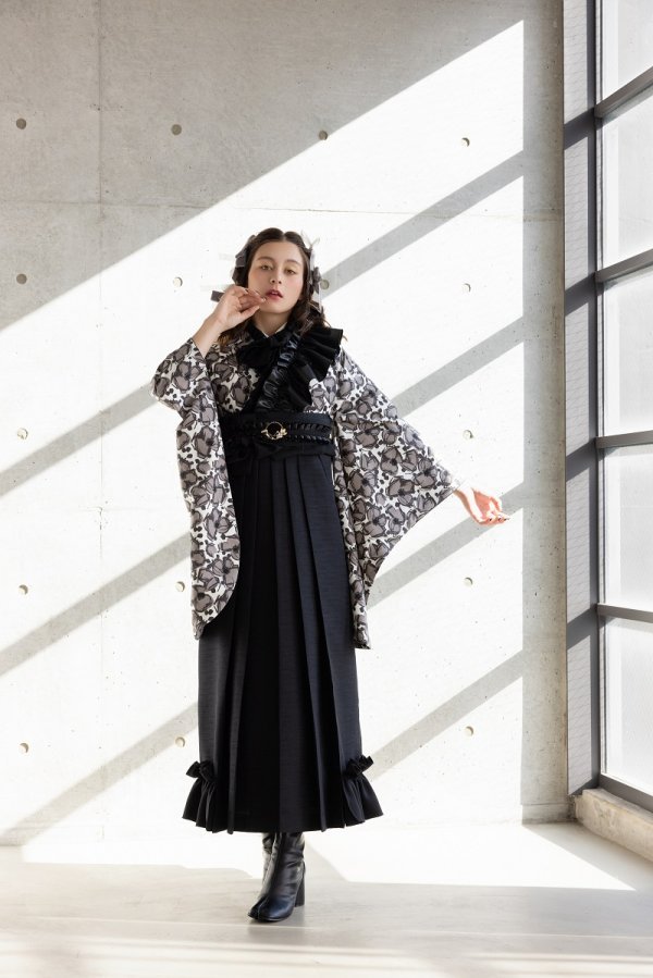 ﾗﾌｨﾈﾓｶ二尺袖/卒業袴　フリル・フローラRM-165/RH-98【ﾎﾜｲﾄｸﾞﾚｰ/ﾌﾞﾗｯｸ】