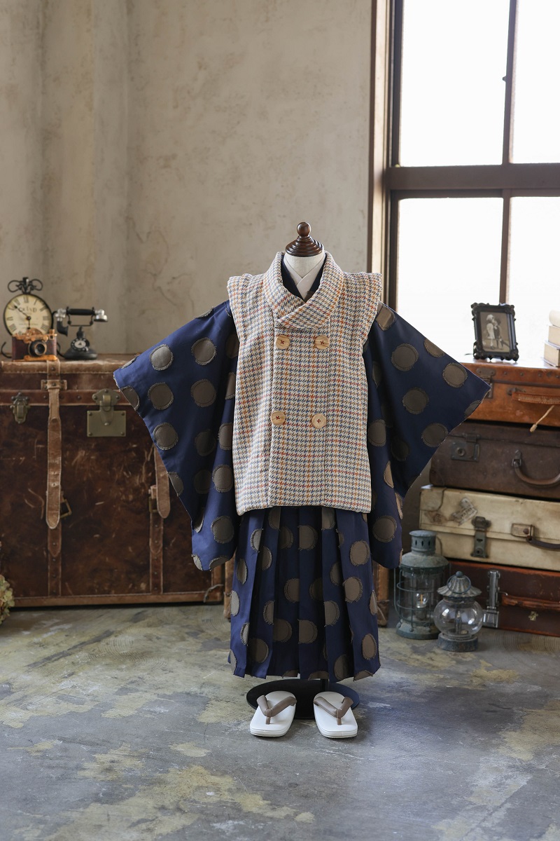 【現品】ココ・ミニョン　男児ベスト＆袴ｾｯﾄｱｯﾌﾟ 3歳/5歳【ﾈｲﾋﾞｰ】 - 画像 (10)