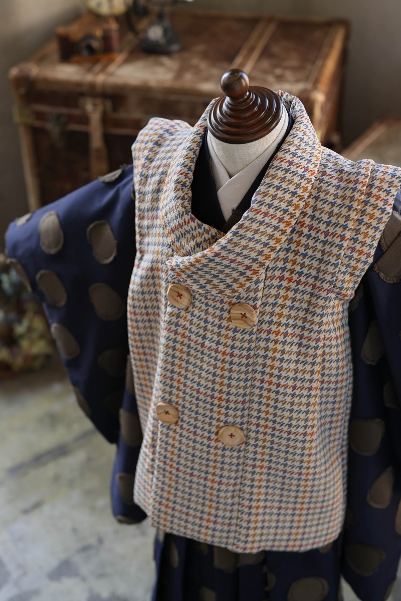 【現品】ココ・ミニョン　男児ベスト＆袴ｾｯﾄｱｯﾌﾟ 3歳/5歳【ﾈｲﾋﾞｰ】 - 画像 (11)