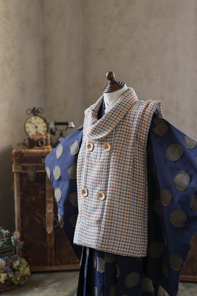 【現品】ココ・ミニョン　男児ベスト＆袴ｾｯﾄｱｯﾌﾟ 3歳/5歳【ﾈｲﾋﾞｰ】 - 画像 (12)