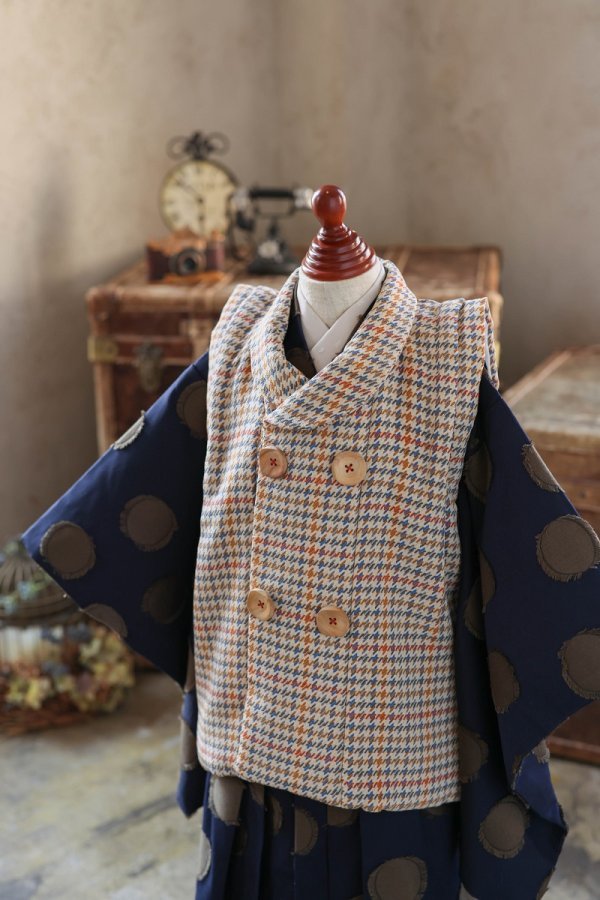 【現品】ココ・ミニョン　男児ベスト＆袴ｾｯﾄｱｯﾌﾟ 3歳/5歳【ﾈｲﾋﾞｰ】 - 画像 (2)