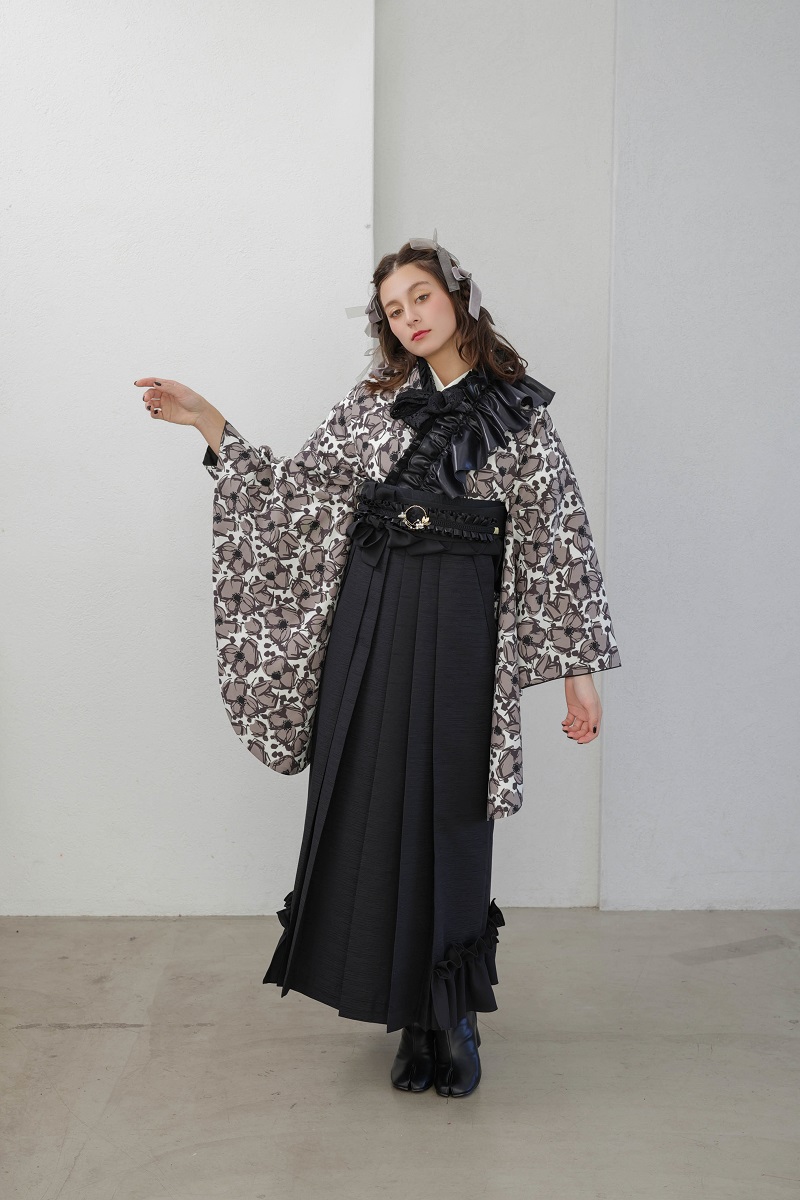 ﾗﾌｨﾈﾓｶ二尺袖/卒業袴　フリル・フローラRM-165/RH-98【ﾎﾜｲﾄｸﾞﾚｰ/ﾌﾞﾗｯｸ】 - 画像 (7)