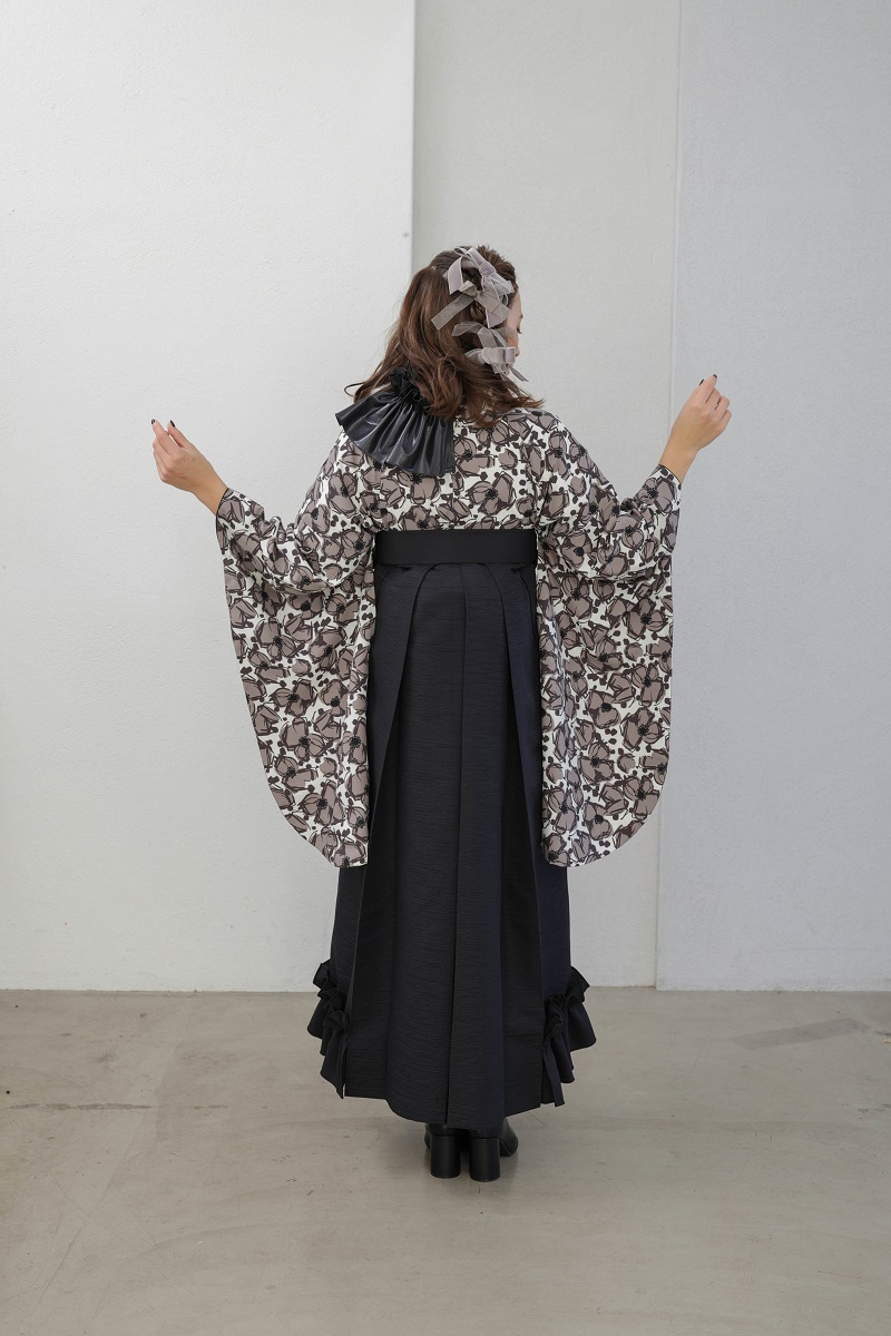 ラフィネモカ二尺袖/卒業袴 フリル・フローラRM-165/RH-98【ホワイトグレー/ブラック】 - 画像 (8)