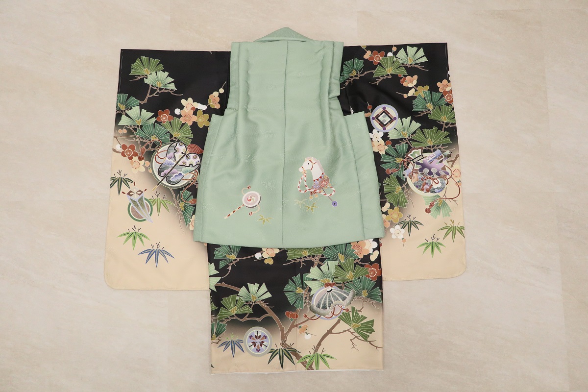 【受注品】 3歳男児被布アンサンブル 陽気な天使No.5「扇」【黒×緑】 - 画像 (6)