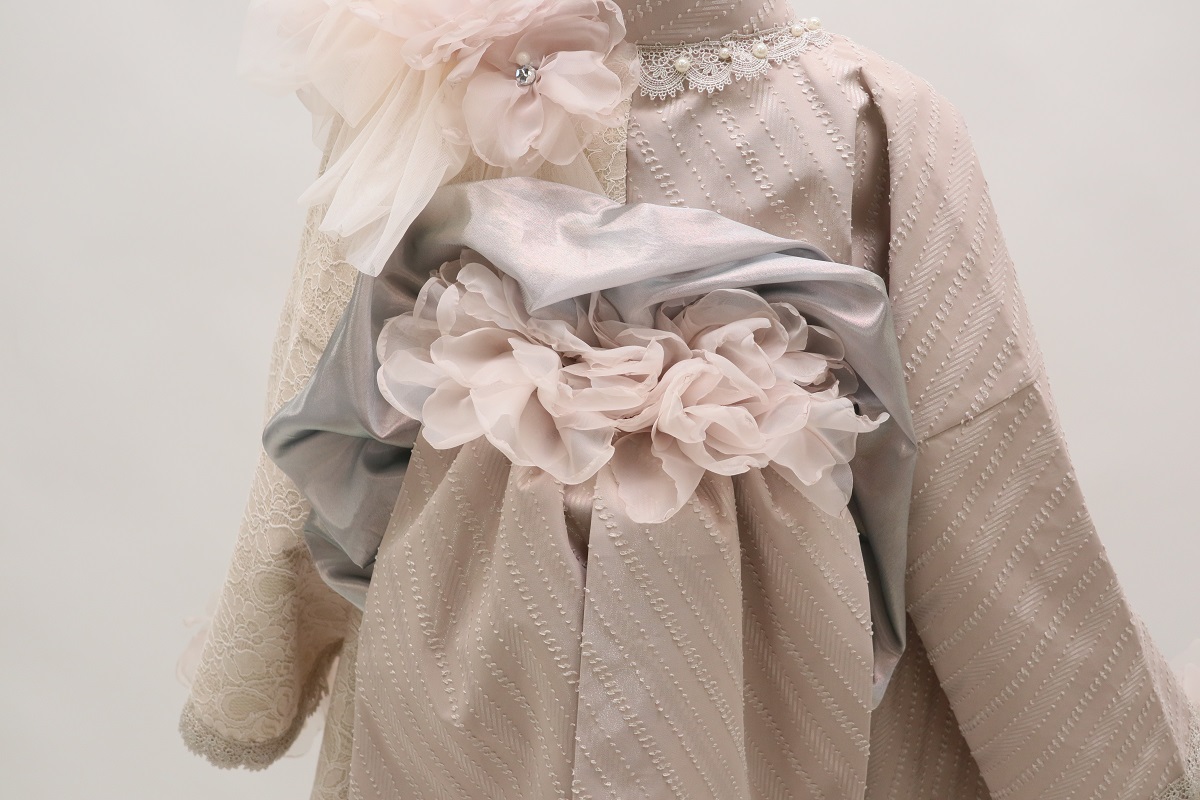 デザイン振袖 「リューサ・ローズ」DK-004A ピンク - 画像 (9)