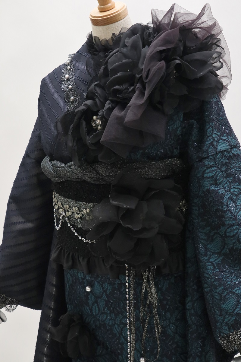 デザイン振袖 「リューサ・ローズ」DK-004B ネイビーグリーン - 画像 (8)
