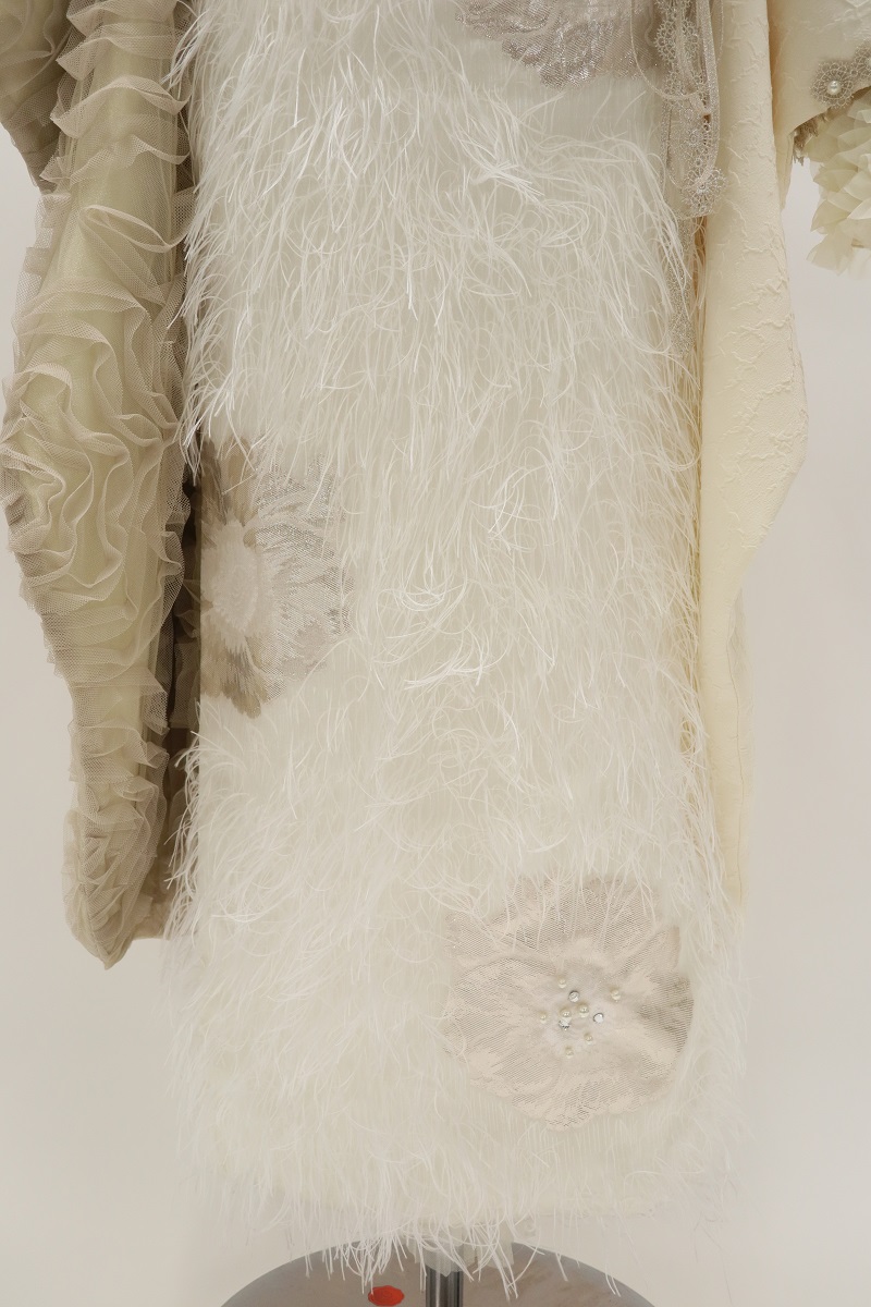デザイン振袖 「リューサ・ローズ」DK-005A アイボリー -片袖シースルータイプ- - 画像 (8)