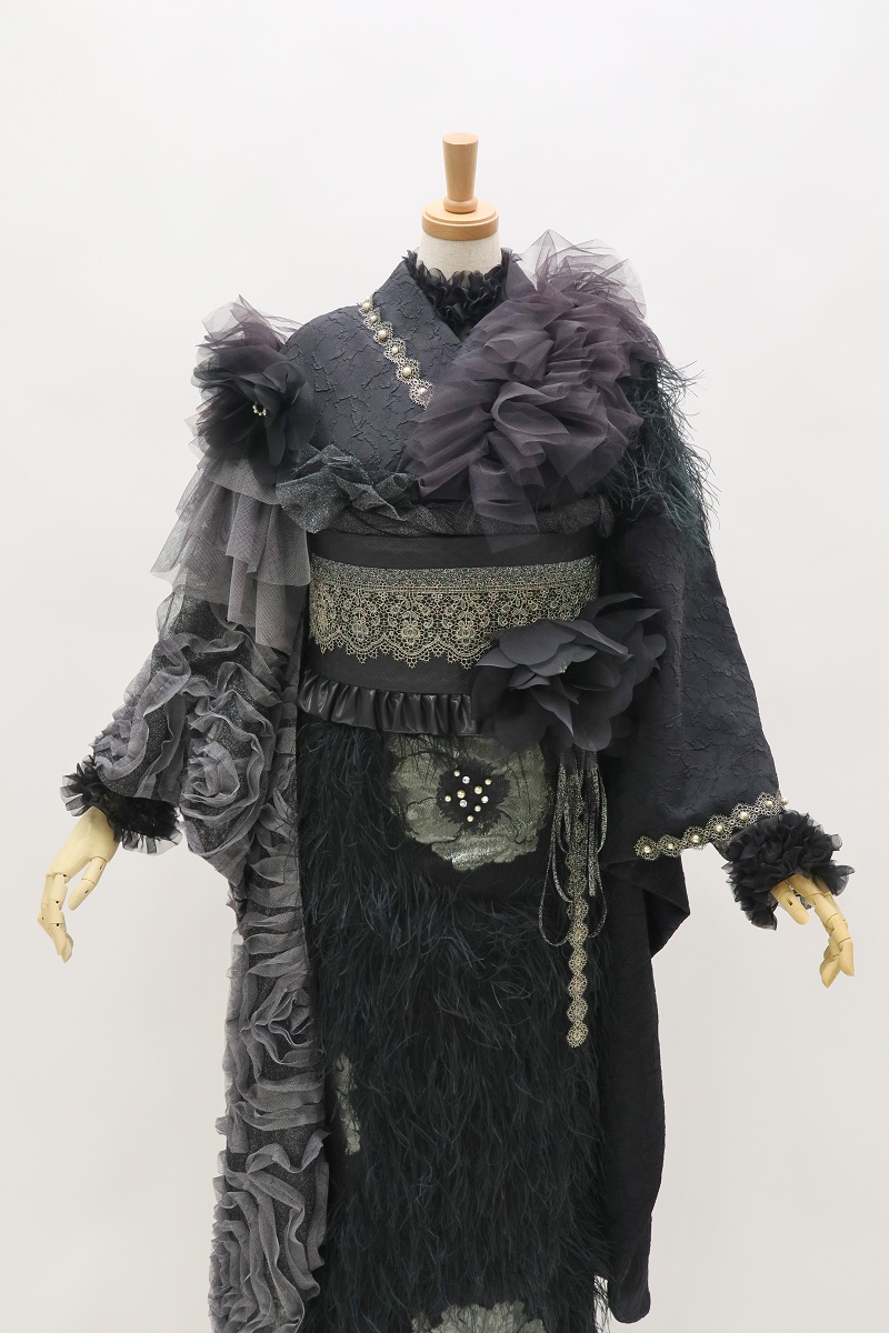 デザイン振袖 「リューサ・ローズ」DK-005B ブラック -片袖シースルータイプ- - 画像 (8)