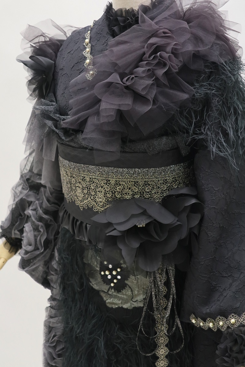 デザイン振袖 「リューサ・ローズ」DK-005B ブラック -片袖シースルータイプ- - 画像 (13)