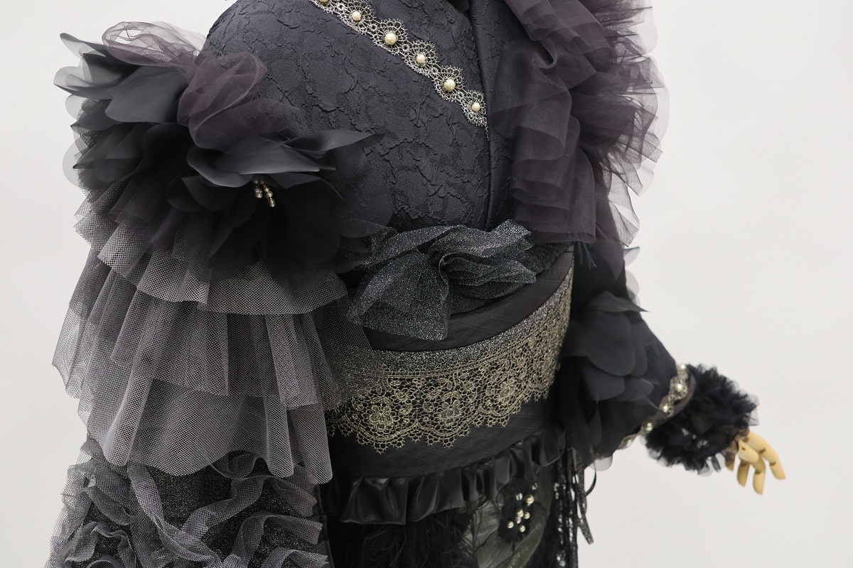 デザイン振袖 「リューサ・ローズ」DK-005B ブラック -片袖シースルータイプ- - 画像 (19)