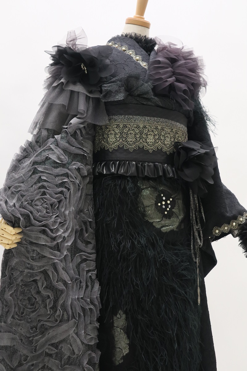 デザイン振袖 「リューサ・ローズ」DK-005B ブラック -片袖シースルータイプ- - 画像 (14)