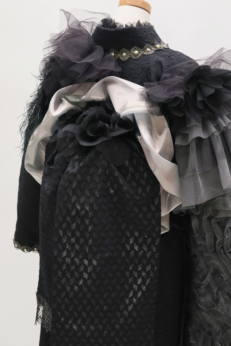 デザイン振袖 「リューサ・ローズ」DK-005B ブラック -片袖シースルータイプ- - 画像 (11)
