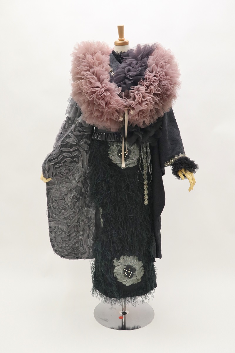 デザイン振袖 「リューサ・ローズ」DK-005B ブラック -片袖シースルータイプ- - 画像 (4)