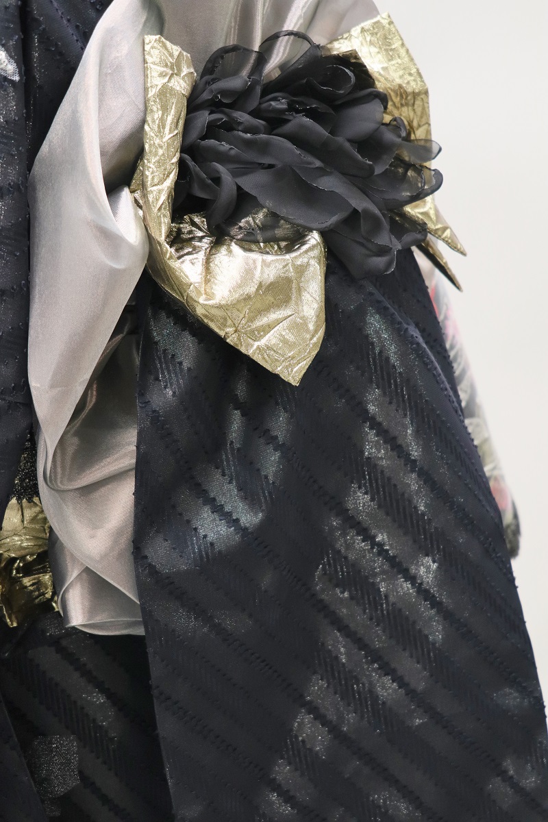 デザイン振袖 「リューサ・ローズ」DK-006C ブラック - 画像 (10)