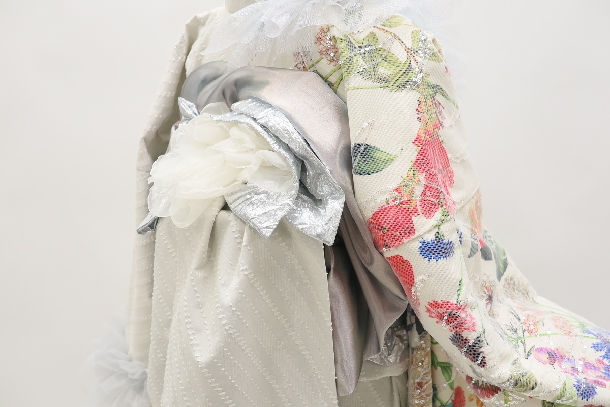 デザイン振袖 「リューサ・ローズ」DK-006B アイボリー - 画像 (12)