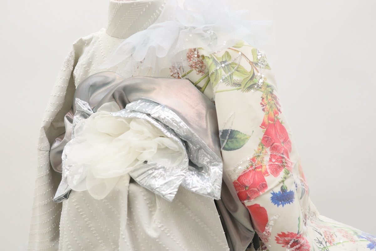 デザイン振袖 「リューサ・ローズ」DK-006B アイボリー - 画像 (13)