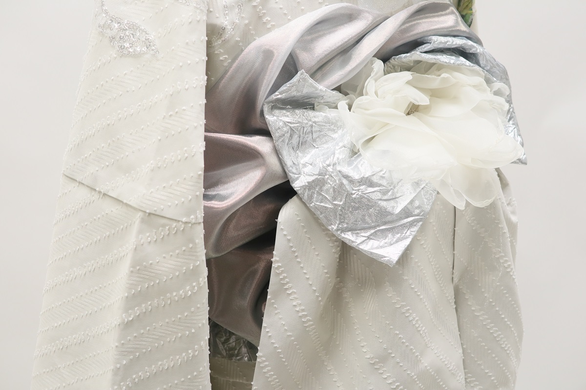 デザイン振袖 「リューサ・ローズ」DK-006B アイボリー - 画像 (14)