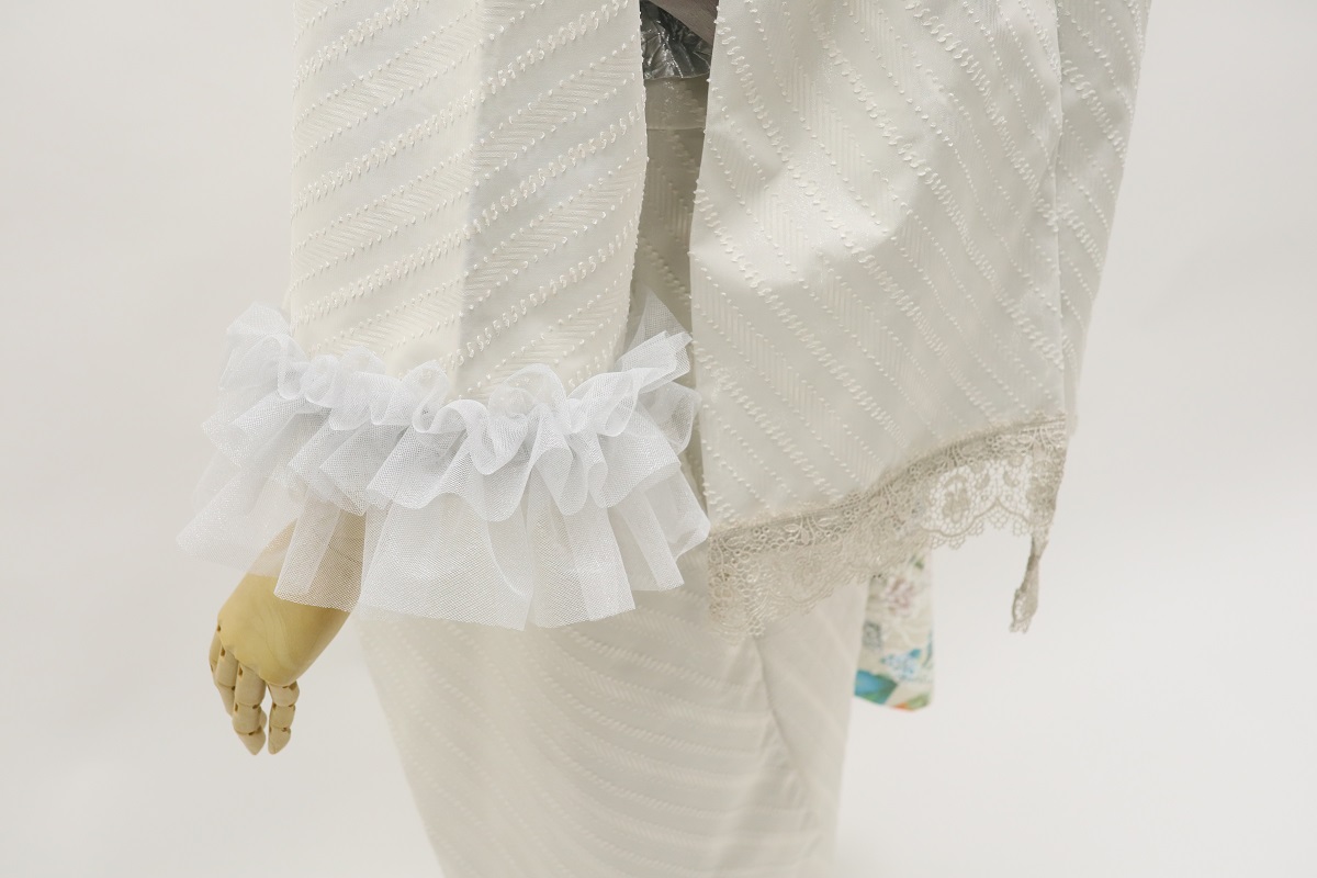 デザイン振袖 「リューサ・ローズ」DK-006B アイボリー - 画像 (15)