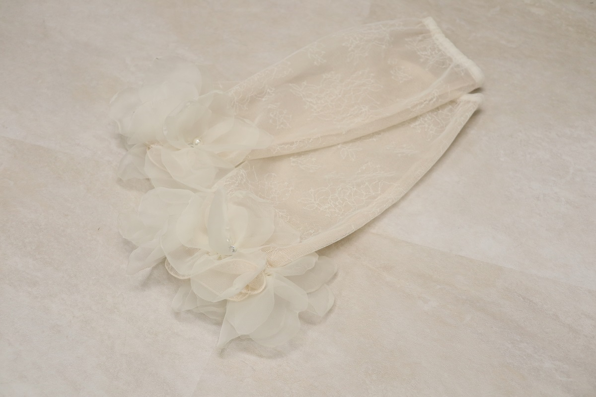 デザイン振袖 「リューサ・ローズ」DK-005A アイボリー -片袖シースルータイプ- - 画像 (10)