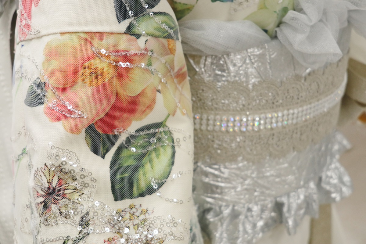 デザイン振袖 「リューサ・ローズ」DK-006B アイボリー - 画像 (16)