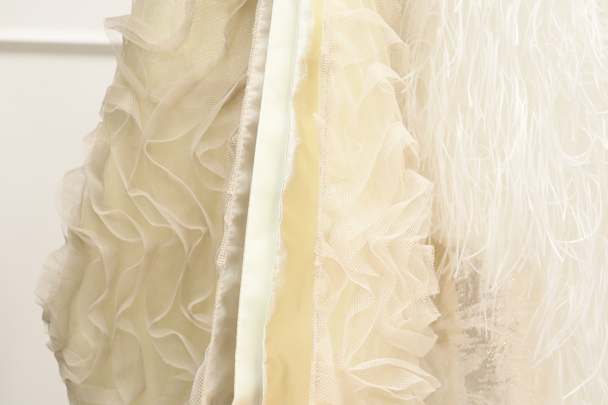 デザイン振袖 「リューサ・ローズ」DK-005A アイボリー -片袖シースルータイプ- - 画像 (12)