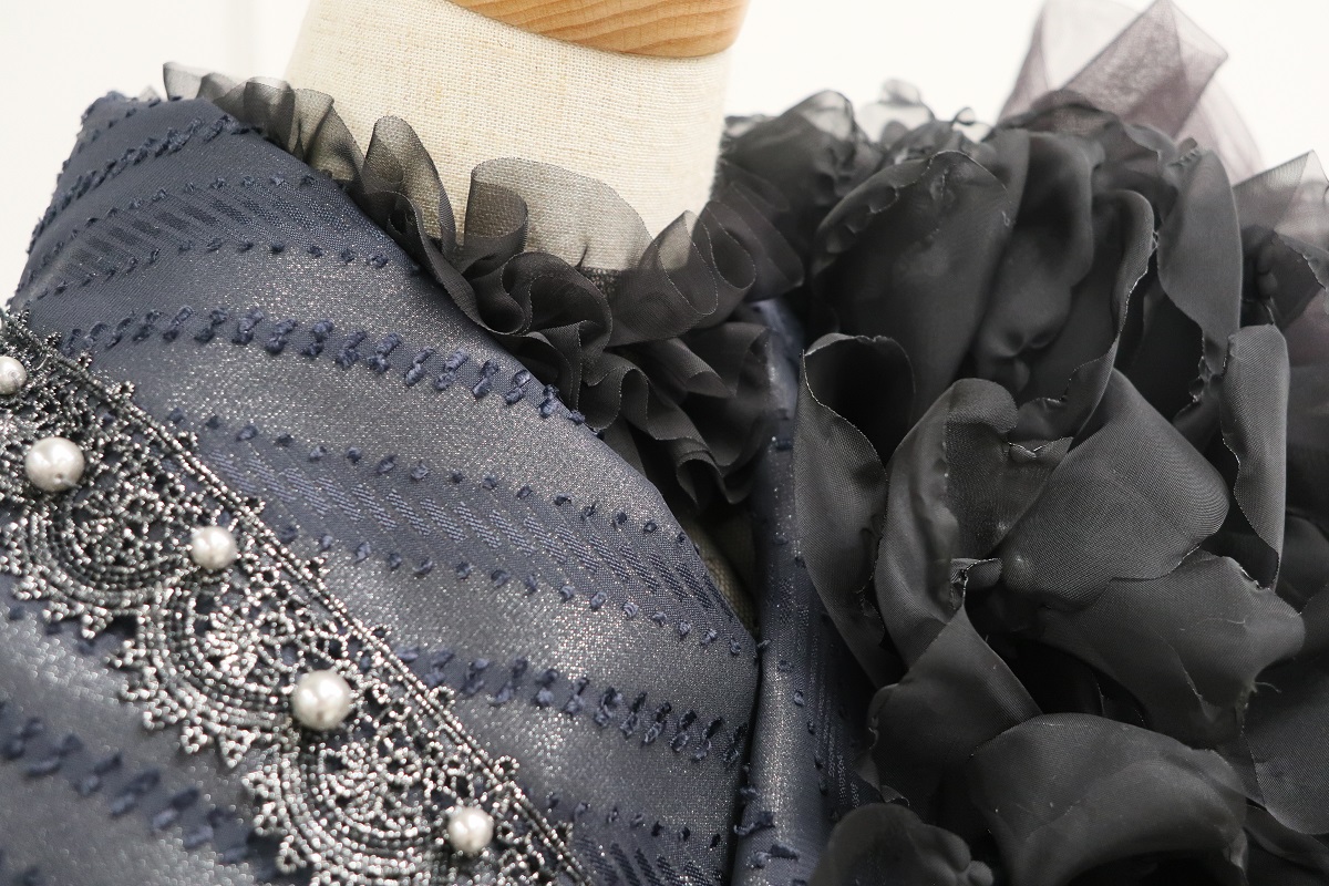 デザイン振袖 「リューサ・ローズ」DK-005B ブラック -片袖シースルータイプ- - 画像 (16)