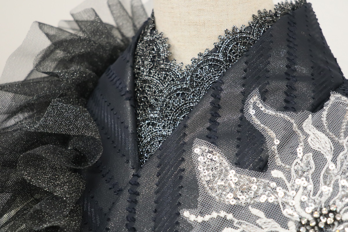 デザイン振袖 「リューサ・ローズ」DK-005B ブラック -片袖シースルータイプ- - 画像 (17)