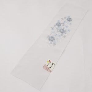 ししゅう半衿2508　万里小路　桜ブルー