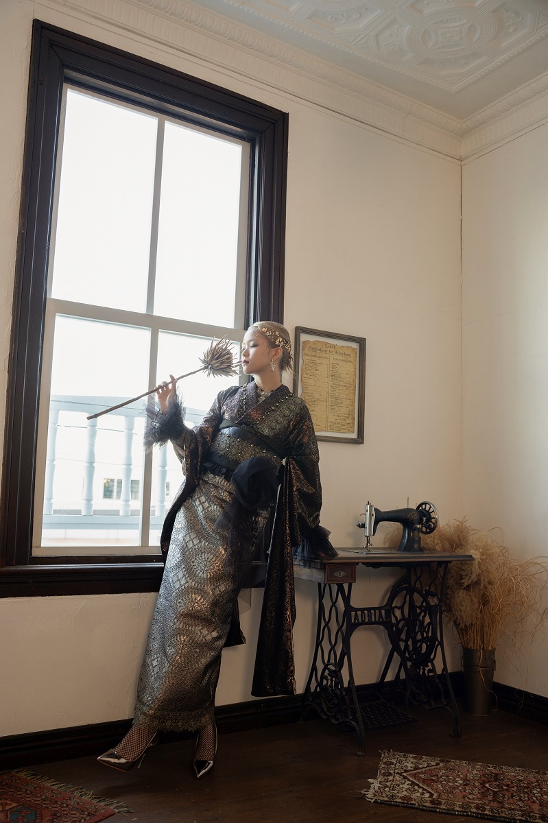 デザイン振袖 DK-003A 「リューサ・ローズ」-メタルレースタイプ- - 画像 (2)