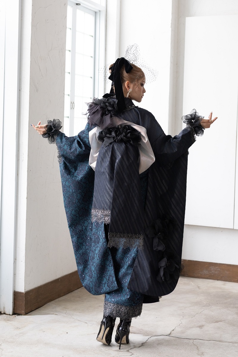 デザイン振袖 「リューサ・ローズ」DK-004B ネイビーグリーン - 画像 (3)