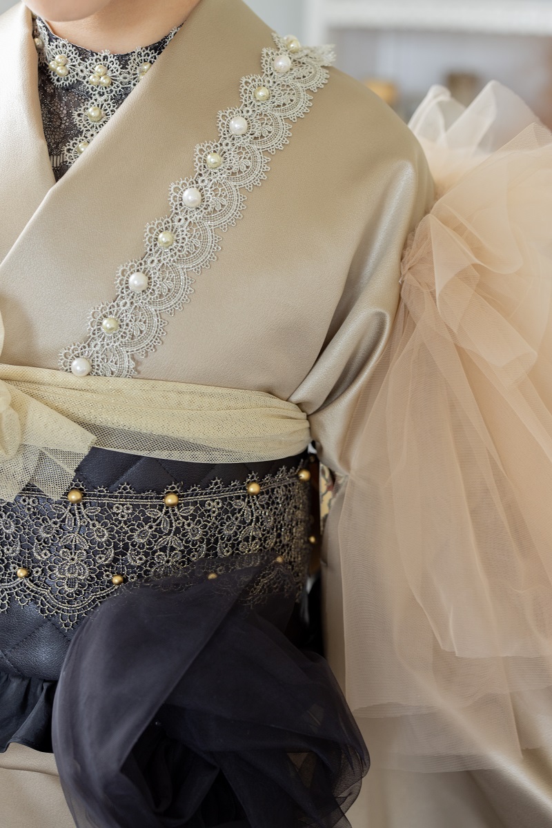 デザイン振袖 DK-001B 「リューサ・ローズ」-片袖シースルー・レースタイプ- - 画像 (10)