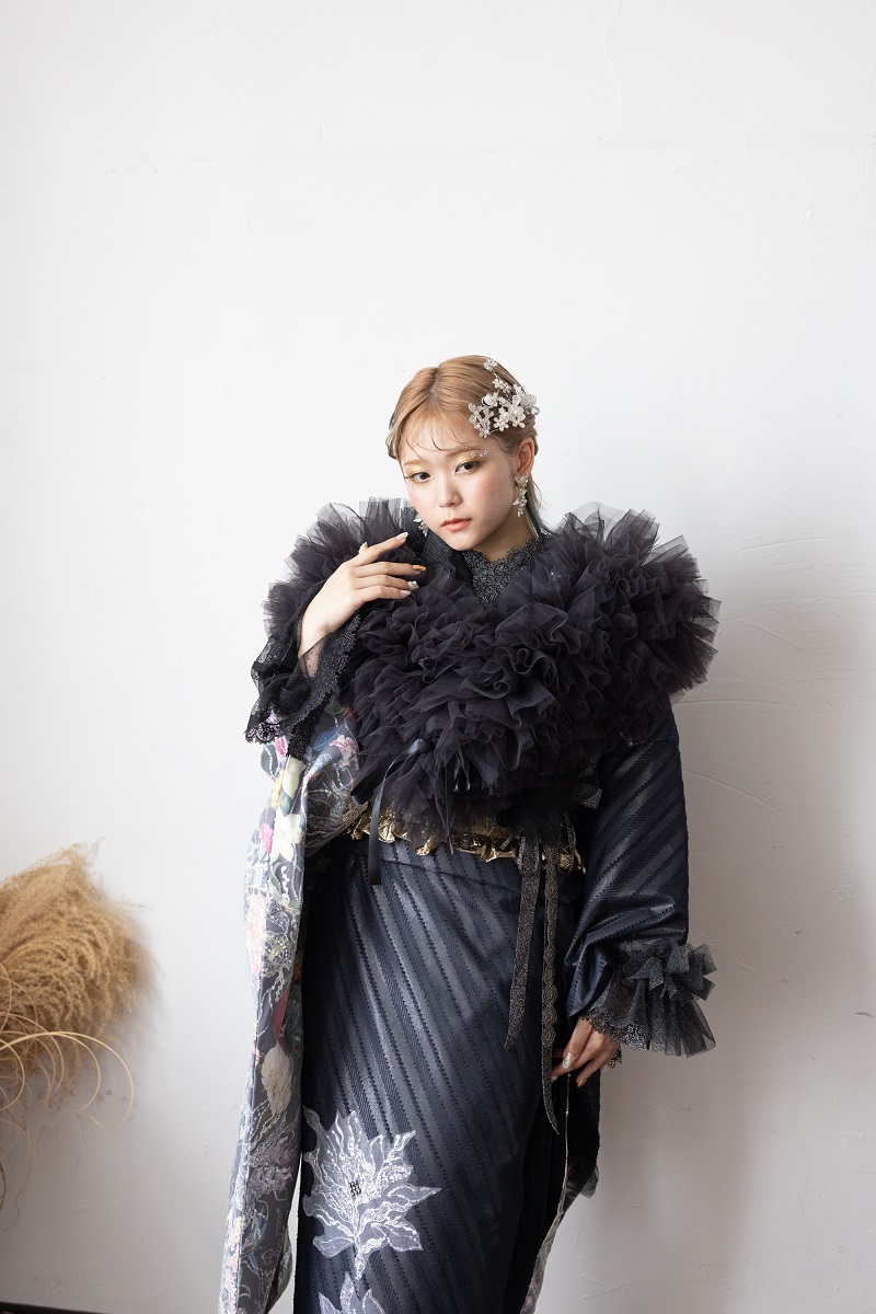 デザイン振袖 「リューサ・ローズ」DK-006C ブラック - 画像 (5)