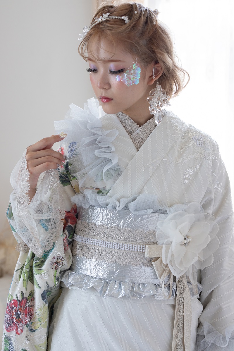 デザイン振袖 「リューサ・ローズ」DK-006B アイボリー - 画像 (8)