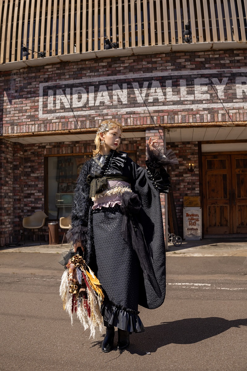 デザイン振袖 DK-002B 「リューサ・ローズ」-フリル&シャギータイプ- - 画像 (3)