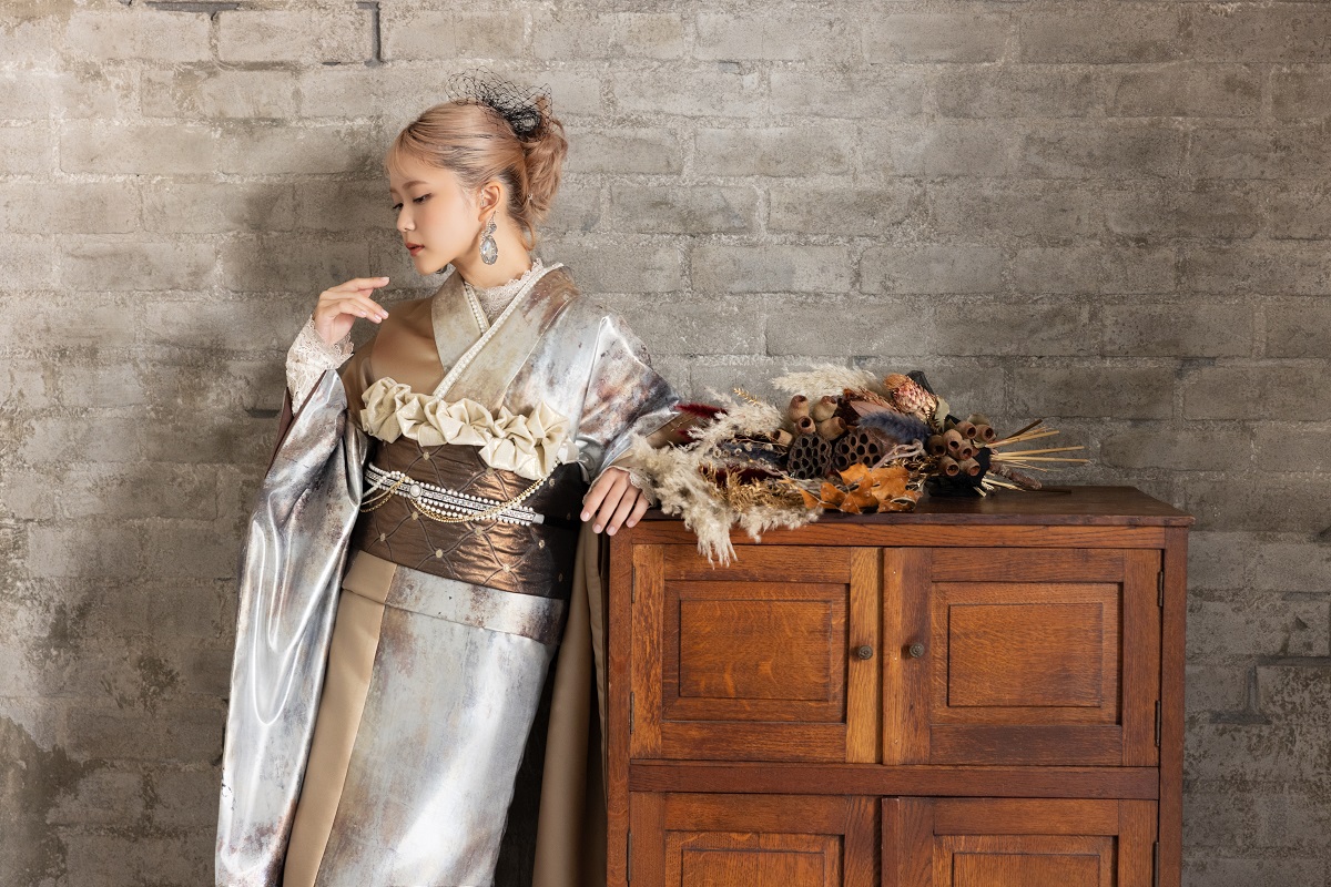 合繊振袖ラフィネモカ GF-85　ブルックリン・ゴールド【ﾎﾜｲﾄ】 - 画像 (5)